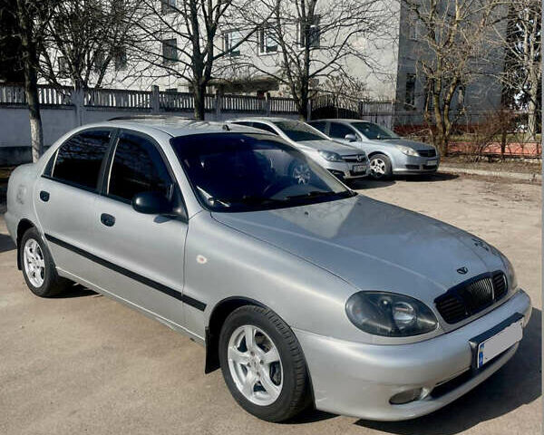 Серый Дэу Ланос, объемом двигателя 1.6 л и пробегом 237 тыс. км за 2800 $, фото 1 на Automoto.ua