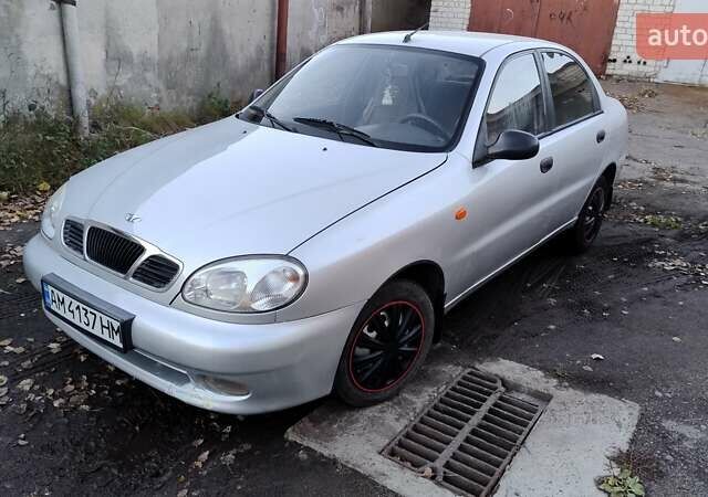 Деу Ланос 2007 у Житомирі на Automoto.ua Сірий Деу Ланос, об'ємом двигуна 1.5 л та пробігом 208 тис. км за 2499 $, фото 1 на Automoto.ua
