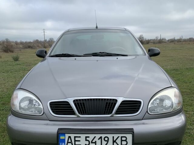 Серый Дэу Ланос, объемом двигателя 1.6 л и пробегом 300 тыс. км за 3000 $, фото 1 на Automoto.ua