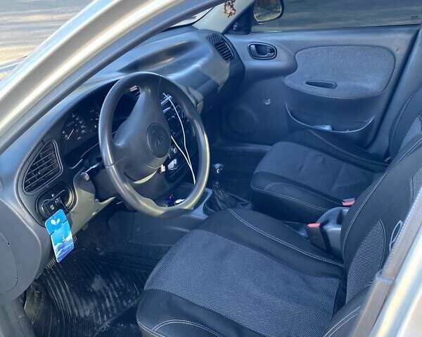 Сірий Деу Ланос, об'ємом двигуна 1.5 л та пробігом 259 тис. км за 2000 $, фото 1 на Automoto.ua