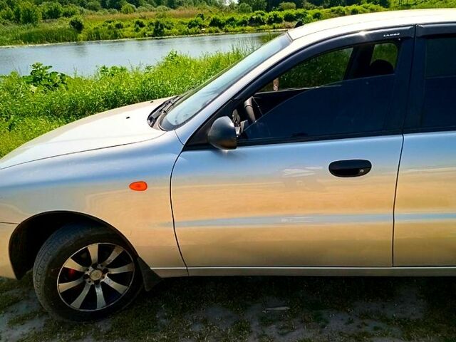 Серый Дэу Ланос, объемом двигателя 1.5 л и пробегом 140 тыс. км за 2500 $, фото 1 на Automoto.ua