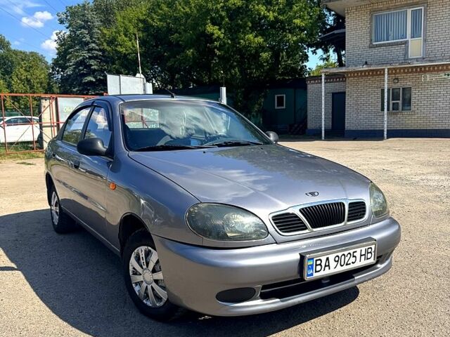 Серый Дэу Ланос, объемом двигателя 1.5 л и пробегом 250 тыс. км за 2800 $, фото 1 на Automoto.ua