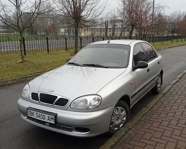 Сірий Деу Ланос, об'ємом двигуна 1.5 л та пробігом 203 тис. км за 2300 $, фото 1 на Automoto.ua