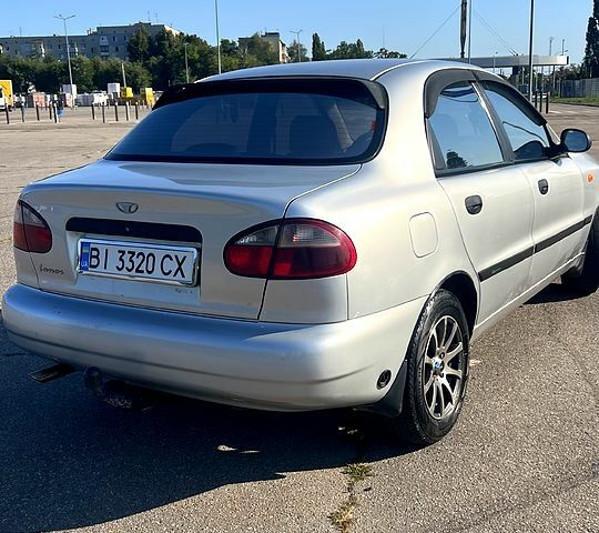 Сірий Деу Ланос, об'ємом двигуна 1.5 л та пробігом 207 тис. км за 2700 $, фото 1 на Automoto.ua