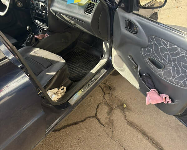 Деу Ланос 2002 у Дніпро (Дніпропетровську) на Automoto.ua Синій Деу Ланос, об'ємом двигуна 1.5 л та пробігом 200 тис. км за 1800 $, фото 1 на Automoto.ua