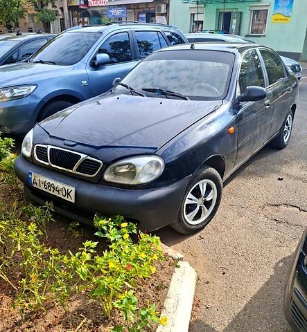 Синий Дэу Ланос, объемом двигателя 1.5 л и пробегом 1000 тыс. км за 1200 $, фото 1 на Automoto.ua