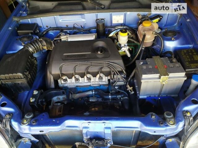 Синий Дэу Ланос, объемом двигателя 1.4 л и пробегом 80 тыс. км за 3200 $, фото 1 на Automoto.ua