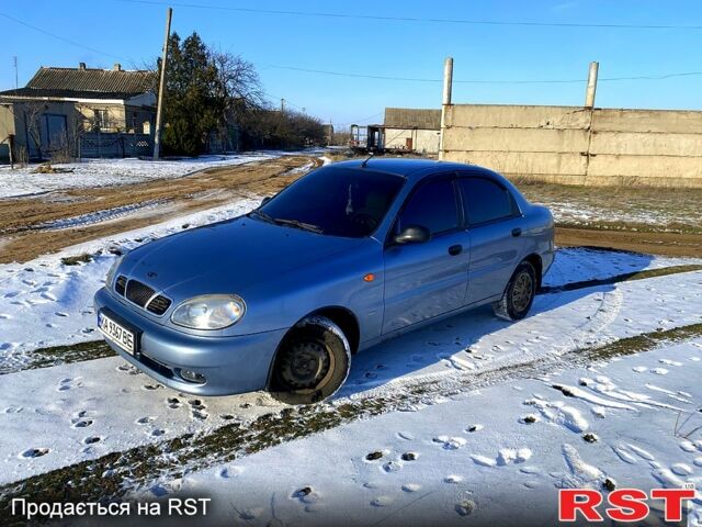 Синий Дэу Ланос, объемом двигателя 1.5 л и пробегом 1350 тыс. км за 2700 $, фото 1 на Automoto.ua