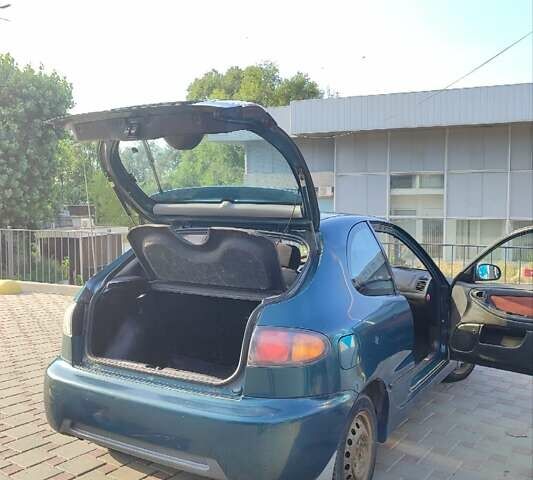 Зеленый Дэу Ланос, объемом двигателя 1.6 л и пробегом 192 тыс. км за 2000 $, фото 1 на Automoto.ua