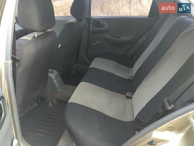 Зелений Деу Ланос, об'ємом двигуна 1.5 л та пробігом 173 тис. км за 3400 $, фото 1 на Automoto.ua