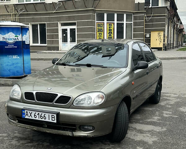 Зеленый Дэу Ланос, объемом двигателя 1.6 л и пробегом 287 тыс. км за 2550 $, фото 1 на Automoto.ua
