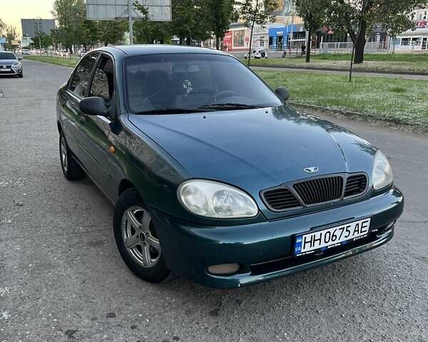 Зеленый Дэу Ланос, объемом двигателя 1.6 л и пробегом 400 тыс. км за 1950 $, фото 1 на Automoto.ua