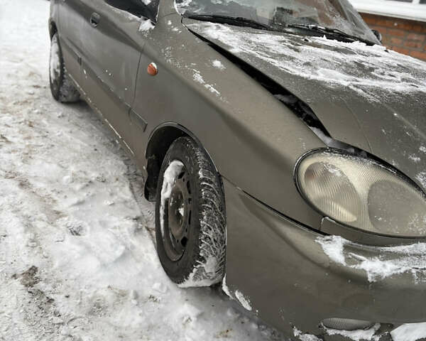 Зеленый Дэу Ланос, объемом двигателя 1.5 л и пробегом 383 тыс. км за 1100 $, фото 1 на Automoto.ua