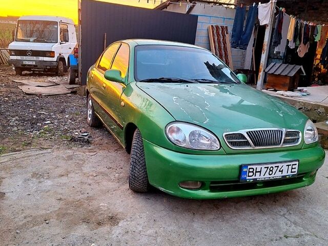 Зеленый Дэу Ланос, объемом двигателя 1.6 л и пробегом 200 тыс. км за 1700 $, фото 1 на Automoto.ua