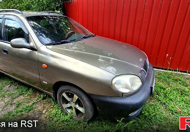 Дэу Ланос 2003 в Славянске на Automoto.ua Зеленый Дэу Ланос, объемом двигателя 1.5 л и пробегом 450 тыс. км за 1100 $, фото 1 на Automoto.ua