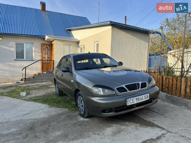 Зеленый Дэу Ланос, объемом двигателя 1.5 л и пробегом 260 тыс. км за 1900 $, фото 1 на Automoto.ua