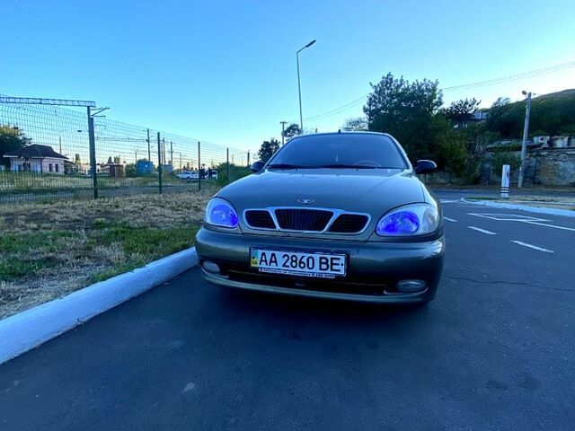 Зеленый Дэу Ланос, объемом двигателя 1.5 л и пробегом 264 тыс. км за 950 $, фото 1 на Automoto.ua