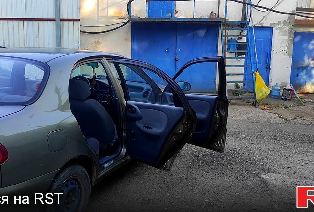 Зеленый Дэу Ланос, объемом двигателя 1.5 л и пробегом 368 тыс. км за 1750 $, фото 1 на Automoto.ua