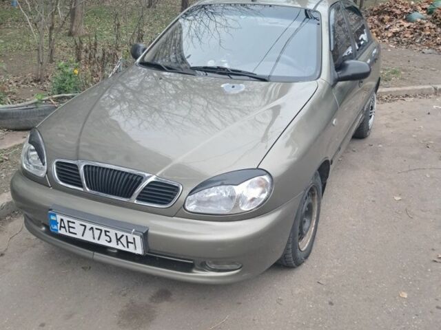 Зелений Деу Ланос, об'ємом двигуна 1.5 л та пробігом 255 тис. км за 2000 $, фото 1 на Automoto.ua