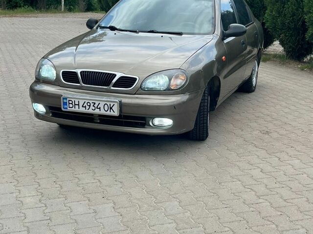Зелений Деу Ланос, об'ємом двигуна 1.5 л та пробігом 378 тис. км за 2000 $, фото 1 на Automoto.ua