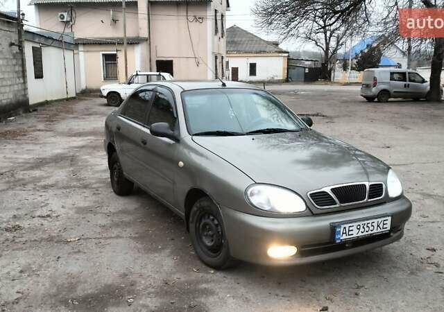 Зеленый Дэу Ланос, объемом двигателя 1.5 л и пробегом 221 тыс. км за 1900 $, фото 1 на Automoto.ua