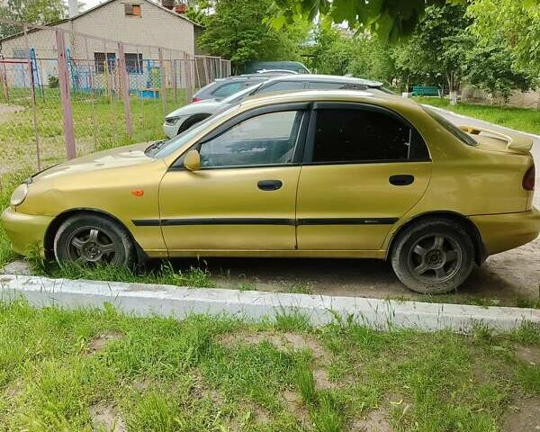 Зеленый Дэу Ланос, объемом двигателя 1.5 л и пробегом 211 тыс. км за 1900 $, фото 1 на Automoto.ua