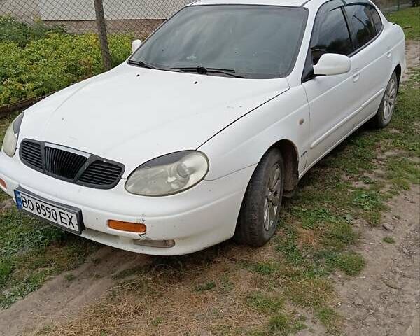 Белый Дэу Леганза, объемом двигателя 2 л и пробегом 305 тыс. км за 1900 $, фото 1 на Automoto.ua