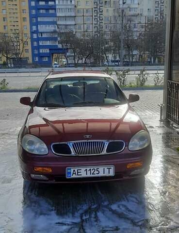 Красный Дэу Леганза, объемом двигателя 2 л и пробегом 253 тыс. км за 2800 $, фото 1 на Automoto.ua