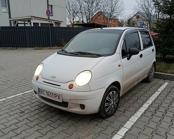 Белый Дэу Матиз, объемом двигателя 0.8 л и пробегом 160 тыс. км за 2750 $, фото 1 на Automoto.ua