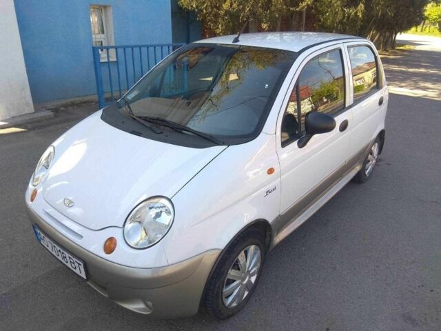 Белый Дэу Матиз, объемом двигателя 0 л и пробегом 9 тыс. км за 2000 $, фото 1 на Automoto.ua