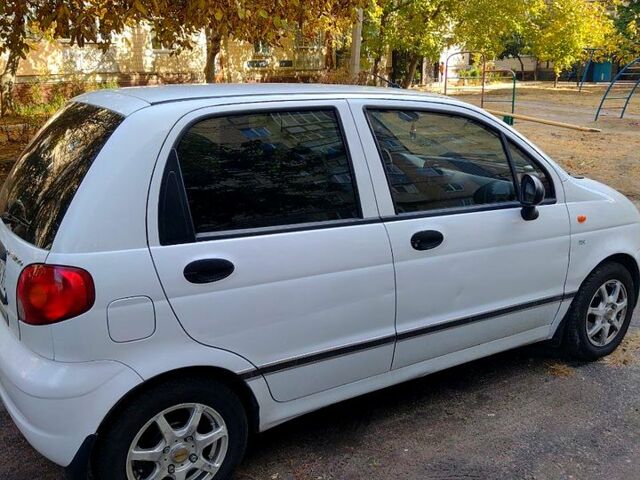 Белый Дэу Матиз, объемом двигателя 0.8 л и пробегом 100 тыс. км за 3400 $, фото 1 на Automoto.ua