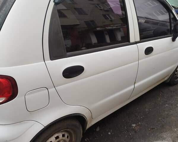 Білий Деу Матіз, об'ємом двигуна 0.8 л та пробігом 100 тис. км за 2200 $, фото 1 на Automoto.ua