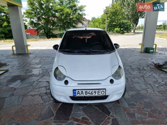Белый Дэу Матиз, объемом двигателя 0.8 л и пробегом 188 тыс. км за 2300 $, фото 1 на Automoto.ua