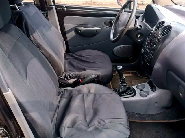 Черный Дэу Матиз, объемом двигателя 0.8 л и пробегом 100 тыс. км за 2000 $, фото 1 на Automoto.ua