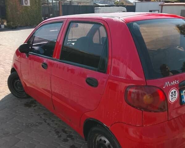 Красный Дэу Матиз, объемом двигателя 0.8 л и пробегом 100 тыс. км за 1700 $, фото 1 на Automoto.ua