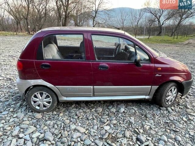 Красный Дэу Матиз, объемом двигателя 0.99 л и пробегом 200 тыс. км за 950 $, фото 1 на Automoto.ua