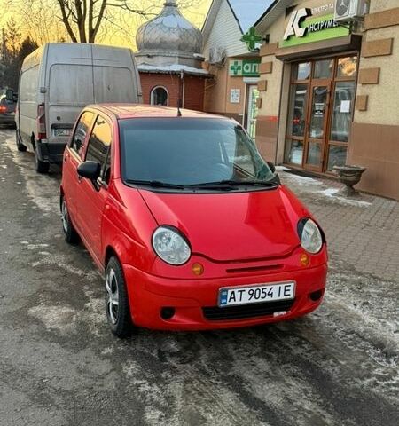 Красный Дэу Матиз, объемом двигателя 0.8 л и пробегом 100 тыс. км за 1100 $, фото 1 на Automoto.ua