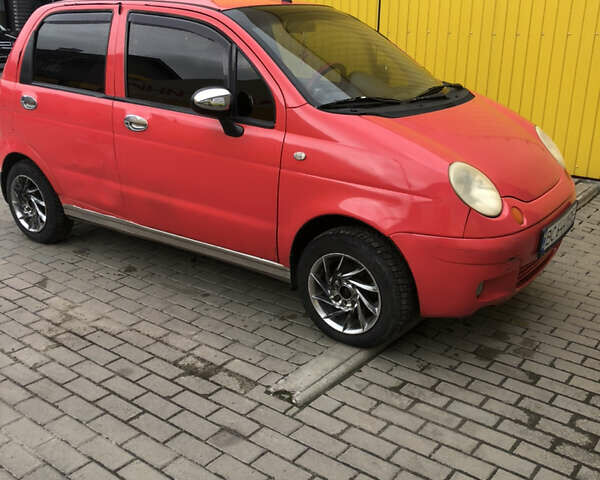 Красный Дэу Матиз, объемом двигателя 0.8 л и пробегом 135 тыс. км за 2200 $, фото 1 на Automoto.ua
