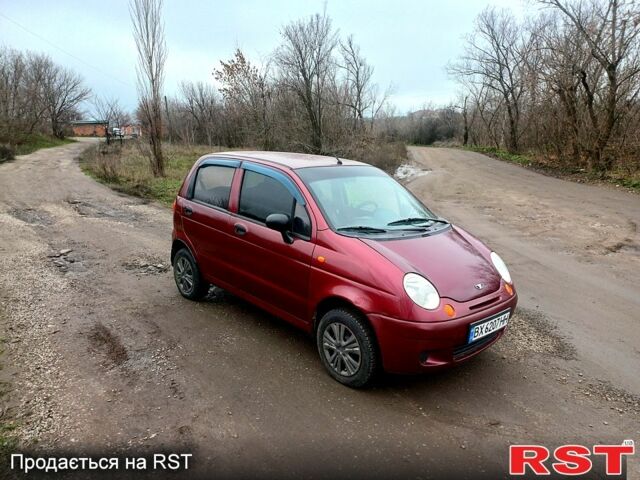 Красный Дэу Матиз, объемом двигателя 0.8 л и пробегом 135 тыс. км за 2650 $, фото 1 на Automoto.ua