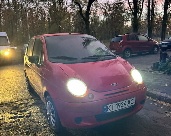 Деу Матіз 2007 у Києві на Automoto.ua Червоний Деу Матіз, об'ємом двигуна 0.8 л та пробігом 180 тис. км за 1600 $, фото 1 на Automoto.ua