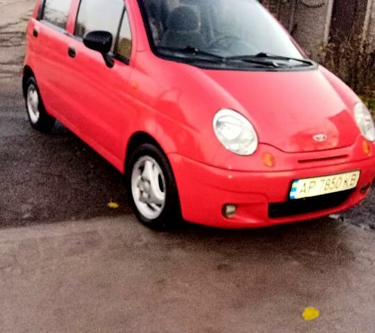 Красный Дэу Матиз, объемом двигателя 0.8 л и пробегом 114 тыс. км за 3500 $, фото 1 на Automoto.ua