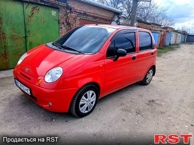 Красный Дэу Матиз, объемом двигателя 0.8 л и пробегом 145 тыс. км за 2400 $, фото 1 на Automoto.ua