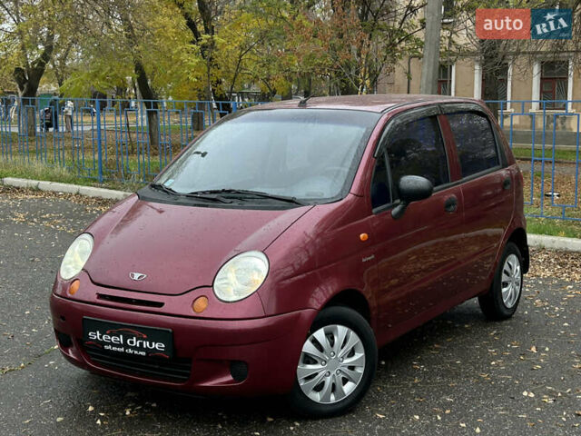 Красный Дэу Матиз, объемом двигателя 0.8 л и пробегом 107 тыс. км за 3499 $, фото 1 на Automoto.ua