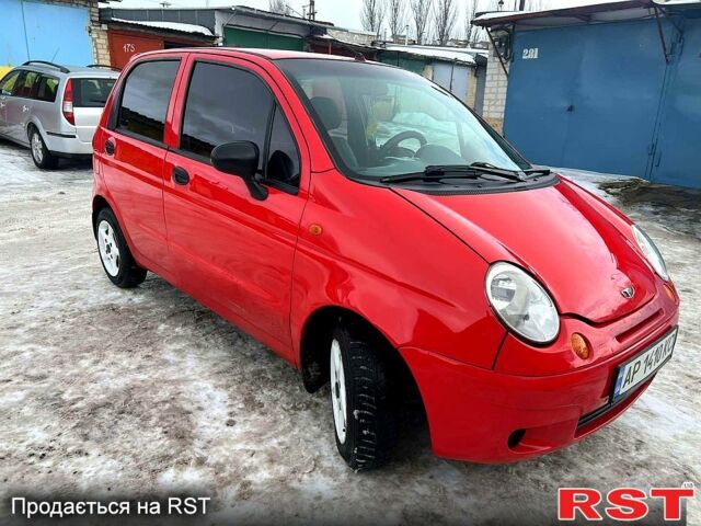 Красный Дэу Матиз, объемом двигателя 0.8 л и пробегом 1750 тыс. км за 1800 $, фото 1 на Automoto.ua