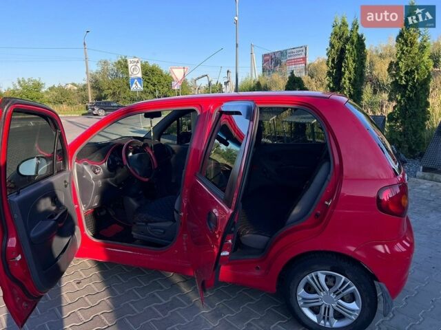 Красный Дэу Матиз, объемом двигателя 0.8 л и пробегом 33 тыс. км за 2500 $, фото 1 на Automoto.ua
