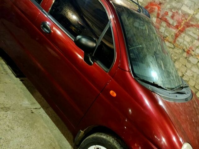 Красный Дэу Матиз, объемом двигателя 0.8 л и пробегом 176 тыс. км за 2300 $, фото 1 на Automoto.ua