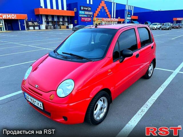 Красный Дэу Матиз, объемом двигателя 0.8 л и пробегом 145 тыс. км за 2950 $, фото 1 на Automoto.ua