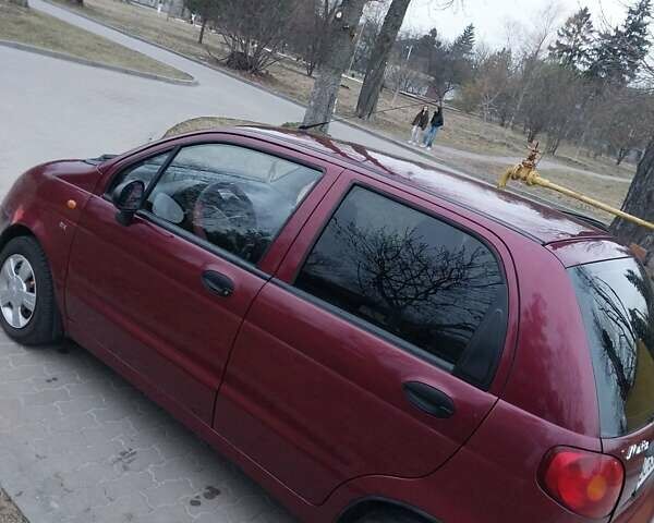 Красный Дэу Матиз, объемом двигателя 0.8 л и пробегом 206 тыс. км за 2100 $, фото 1 на Automoto.ua