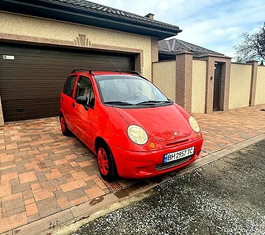 Червоний Деу Матіз, об'ємом двигуна 0.8 л та пробігом 64 тис. км за 3300 $, фото 1 на Automoto.ua