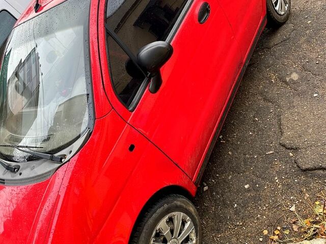 Красный Дэу Матиз, объемом двигателя 0.8 л и пробегом 140 тыс. км за 2000 $, фото 1 на Automoto.ua